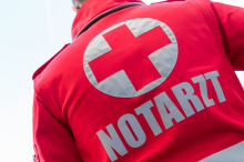 Tragischer Unfall: Lkw-Fahrer (60) wurde von tonnenschweren Steinplatten erdrückt