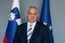 KPK bo presojal (ne)združljivost funkcij državnega sekretarja in nepoklicnega župana Jaklina