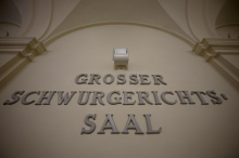 Angeklagter hält seine Nazi-Postings selbst kaum mehr aus