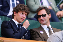 Wimbledon: Kimi Antonelli und Roger Federer gaben sich ein Versprechen