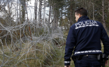Odbor DZ-ja pozval h kadrovski okrepitvi policije in ponovni postavitvi ograje na meji