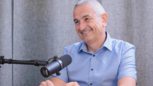 VIDEO dr. Denis Čaleta: Z današnjo tehnologijo ti lahko prisluškuje vsak in povsod