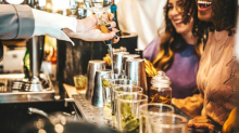 Consumo di alcol in calo, report Roland Berger 2026: gli scenari al 2050