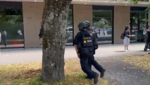 KRVAVI NAPAD U NEMAČKOJ ŠKOLI IZVRŠIO HRVATSKI DRŽAVLjANIN: Tinejdžer (16) teško ranio dve devojčice, policija otkrila njegovu mračnu prošlost
