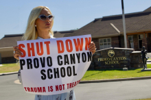 Missbrauchsvorwürfe: Paris Hilton jubelt über das Ende ihrer früheren Schule