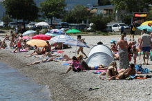 Na Hrvaškem opozarjajo na povečano število primerov snemanja golih otrok