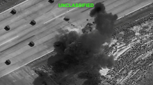 V drugem dnevu ameriških napadov na Iran umrlo 14 ljudi. Iran v odgovor napadel Bahrajn in Kuvajt.