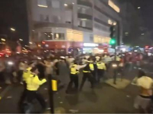Kaos v Londonu po zmagi Francije nad Marokom, v Parizu praznovali mirno #video