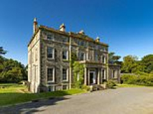 Contents of mansion sold off amid a bitter feud between family of Scots aristocrat and his loyal gamekeeper