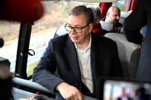 VUČIĆ DANAS OBILAZI RADOVE KOD LESKOVCA: Put vredan skoro 140 miliona dinara rešava višedecenijski problem meštana Gornjih i Donjih Sinkovaca