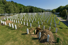 Mineva 31 let od genocida v Srebrenici. Pokopali bodo posmrtne ostanke desetih žrtev.