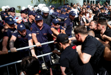 Po več kot 40 dneh protestov premier Rama ne razmišlja o odstopu