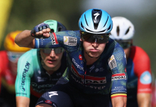 Tim Merlier v hudi vročini drugič zapored dobil množični sprint