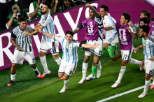 Alvarez in Martinez kronala premoč Argentine v podaljšku, Švicarji z deseterico niso zdržali