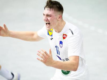 Slovenski rokometni upi napredovali v drugi del EP, Aljuš Anžič blesti