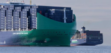 Hamburg: Neues 24.000-Container-Schiff »Notre Dame« erstmals im Hamburger Hafen