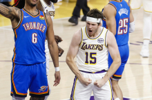 Reaves uradno obnovil pogodbo z Lakersi