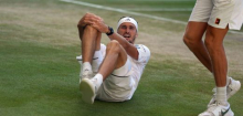 Alexander Zverev: Knie nach Wimbledon-Niederlage »ein bisschen angeschwollen«, Friedrich Merz in der Kabine