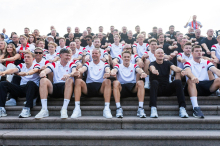 Skoraj 90.000 ljudi pozdravilo norveške nogometaše