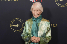 Zlati lev za življenjsko delo igralki Ellen Burstyn, 