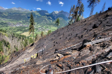 Osttiroler bekämpfen Feuer mit allem, was sie zur Verfügung haben