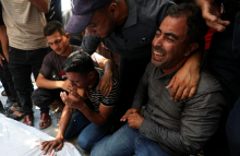 V izraelskih napadih v Gazi ubitih najmanj deset Palestincev