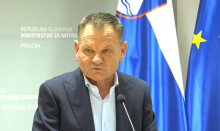 Minister Matoz v luči nedavnih napadov na policiste napoveduje prednostno obravnavo tovrstnih zadev