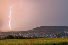 „Es wird Schäden geben“: Meteorologe warnt vor unruhiger Nacht