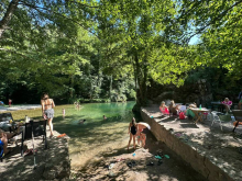 KRISTALNO ČISTA VODA I NAJLEPŠE PLAŽE U ZEMLJI: Biser zapadne Srbije koji se ne propušta ovog leta, na samo 2 sata vožnje od Beograda nalazi se OAZA MIRA (FOTO)