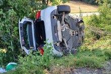 Gesundheitliche Probleme: Autolenkerin (71) kam mit Pkw von A9 ab und krachte gegen Bäume