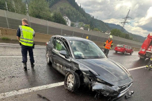 Auto geriet nach Regenschauer auf S36 ins Schleudern