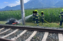 Einsatz: Brennender Mähroboter legte den Zugverkehr lahm