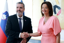 MZEZ: Veljavnost nominacije Tanje Fajon je negotova