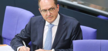 Alexander Dobrindt sieht hohe Anschlagsgefahr in Deutschland