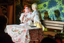 Sirnitz: Gelungene Premiere von Oscar Wildes „Bunbury“ auf Schloss Albeck