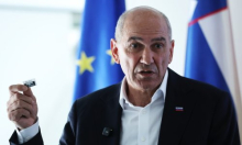 Dvojac koji želi uložiti u Hajduk, slovenskom premijeru poklonio Hajdukov dres s Livajinim potpisom