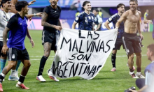 Bijela kuća stala uz Argentince i šokirala Engleze: Mogu li ponovno razviti sporni transparent?