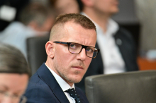 13 nekdanjih delavcev Progrosa terja 41.000 evrov neizplačanih plač in drugih prispevkov