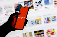 Bruselj Aliexpressu zaradi več kršitev akta o digitalnih storitvah naložil 550-milijonsko kazen