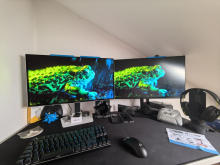 Test LC-M27QO – dober QD-OLED monitor za plitke žepe