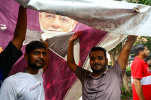 V Delhiju se protivladni protesti kljub spopadom s policijo nadaljujejo