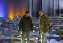 Zelenski po protestih zamenjal Sirskega z Drapatijem na vrhu vojske