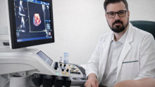 NAUČNIK KOJI VOLI DA BUDE LEKAR NA SELU: Dr Marko Dinčić živi i radi na relaciji Surdulica - Beograd