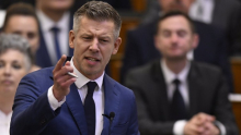 PLjUVAO PREMIJERA MAĐARA I MINISTRA SAOBRAĆAJA: Sramni napad na železničkoj stanici Njugati uzburkao Mađarsku (VIDEO)