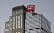 Raiffeisen dosegel prevzemni prag za Addiko Bank, delničarji Addika pa se lahko še premislijo