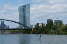 ECB pričakovano brez sprememb denarne politike
