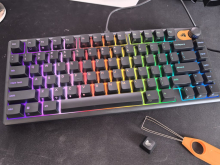 Test Glorious GMBK 75% – membranska tipkovnica, ki želi biti nekaj več