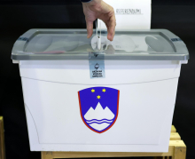 Koalicija in Resni.ca predlagata tri posvetovalne referendume