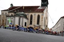 Radsport: Franz-Josef Lässer rast übers Pflaster und dann zum Weltrekord