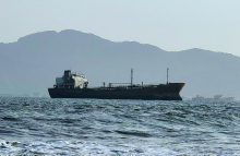 Medsebojni napadi Savdske Arabije in hutijevcev. Američani v Hormuški ožini uničili tanker.